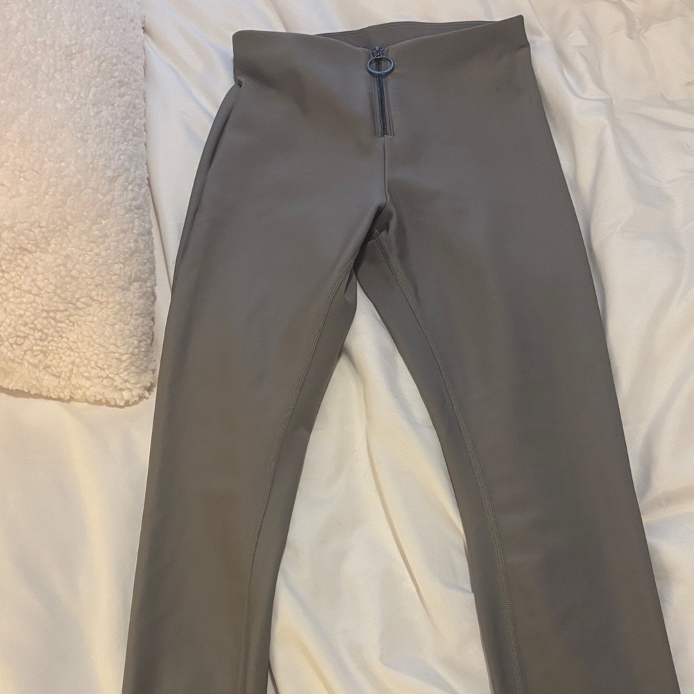 ALO Yoga Charcoal Leggings